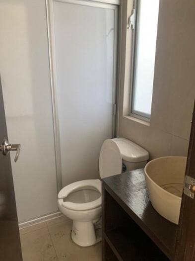 se renta hermosa casa en coto cedros