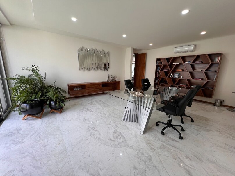 Espectacular residencia Regina en Fraccionamiento Ayamonte