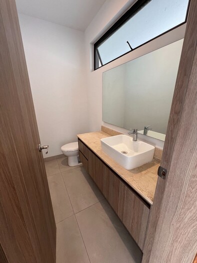 Se vende hermosa casa a estrenar en Capital Norte