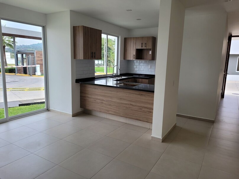 CASA NUEVA DENTRO DE COTO EN ZONA BOSQUES DE SANTA ANITA