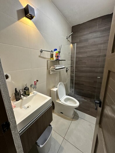 Se vende hermosa casa en Colinas de San Isidro