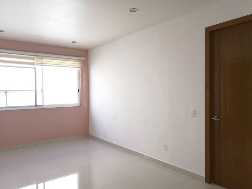 CASA EN VENTA EN SOLARES COTO SENDEIRA