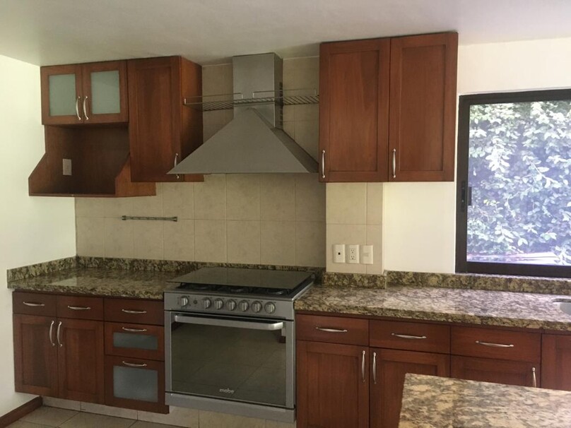 Se renta hermosa casa en Puerta de Hierro