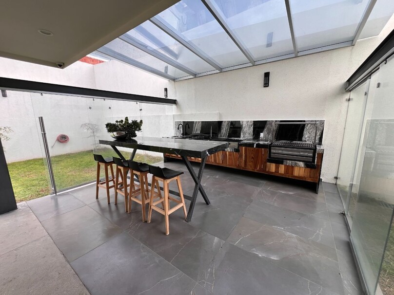 Espectacular residencia Regina en Fraccionamiento Ayamonte