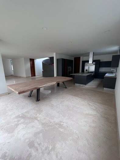 Hermosa casa en venta en Reserva Real