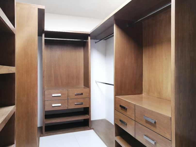 CASA EN VENTA EN SOLARES COTO SENDEIRA