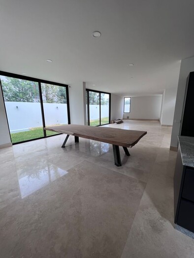 Hermosa casa en venta en Reserva Real