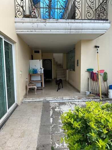Se vende hermosa casa por carretera Tesistan y Base Aerea