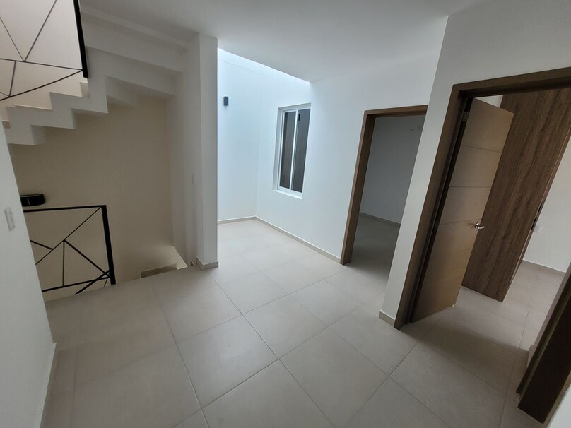 CASA NUEVA DENTRO DE COTO EN ZONA BOSQUES DE SANTA ANITA