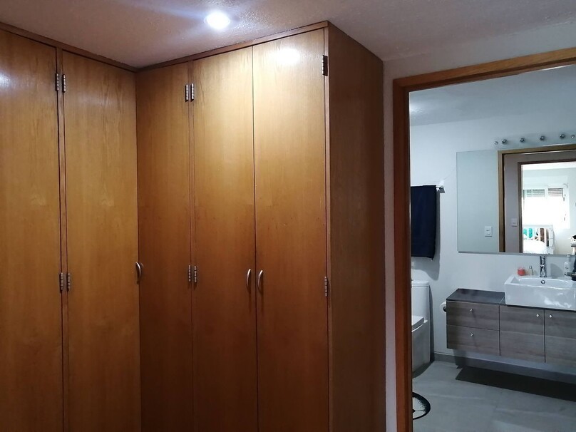 RESIDENCIA EN VILLA UNIVERSITARIA