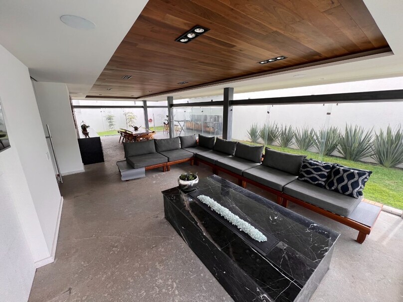 Espectacular residencia Regina en Fraccionamiento Ayamonte