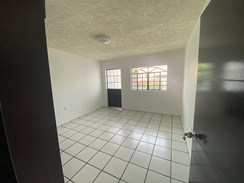 SE VENDE CASA TIPO DUPLEX , LISTA PARA HABITAR CON MUY BUENA UBICACIÓN.
