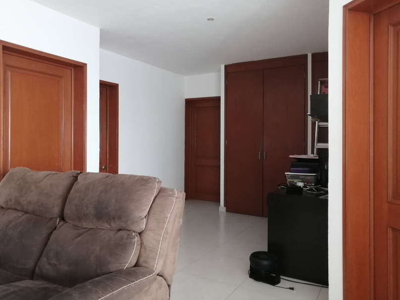 CASA EN VENTA FRENTE A PARQUE METROPOLITANO