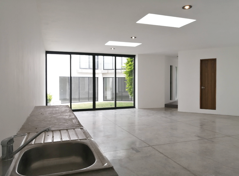 CASA EN VENTA EN BUGAMBILIAS 1a. SECCIÓN, ZAPOPAN