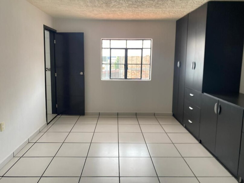 SE VENDE CASA TIPO DUPLEX , LISTA PARA HABITAR CON MUY BUENA UBICACIÓN.