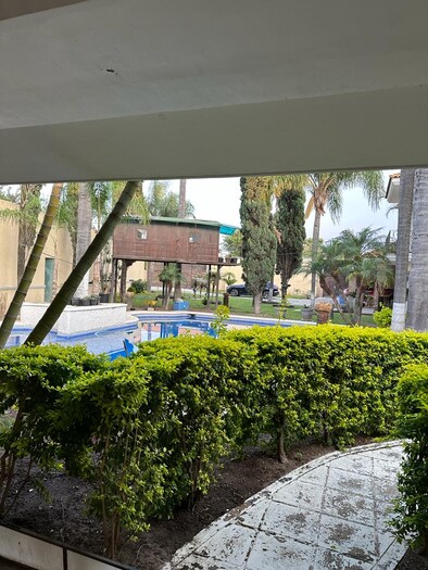 Se vende hermosa casa por carretera Tesistan y Base Aerea