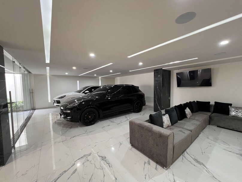 Espectacular residencia Regina en Fraccionamiento Ayamonte