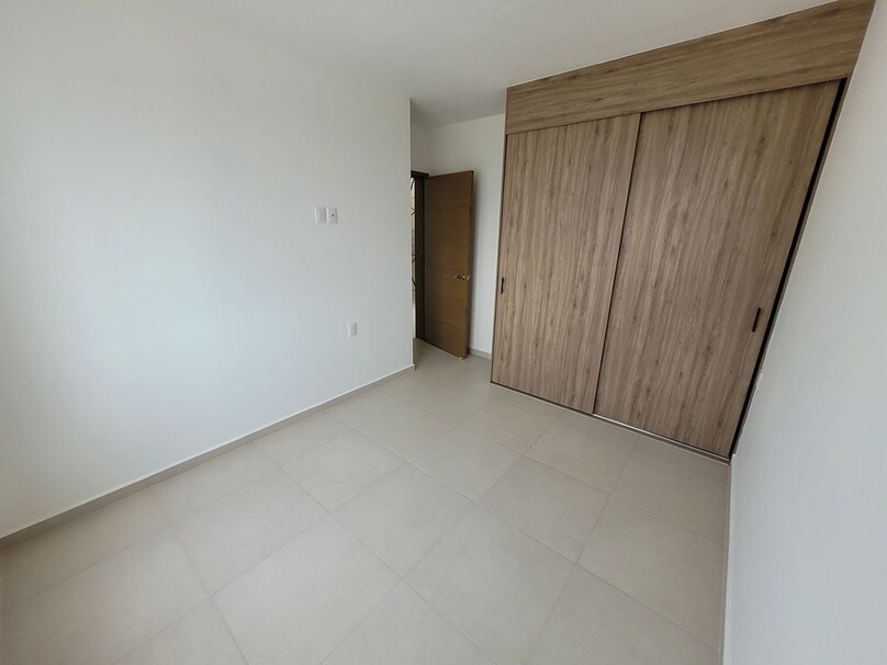 CASA NUEVA DENTRO DE COTO EN ZONA BOSQUES DE SANTA ANITA