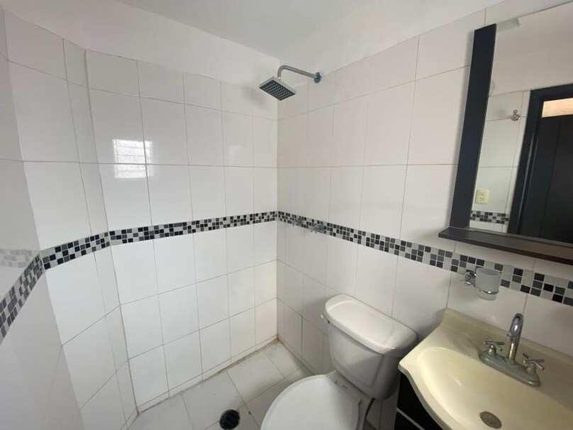 SE VENDE CASA TIPO DUPLEX , LISTA PARA HABITAR CON MUY BUENA UBICACIÓN.