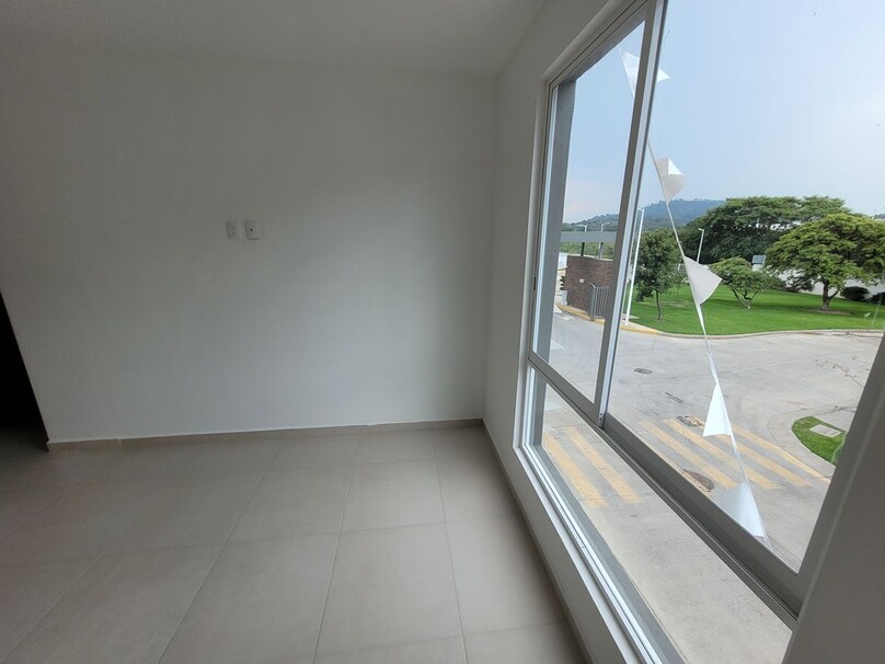 CASA NUEVA DENTRO DE COTO EN ZONA BOSQUES DE SANTA ANITA