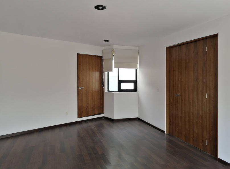 CASA EN VENTA EN BUGAMBILIAS 1a. SECCIÓN, ZAPOPAN
