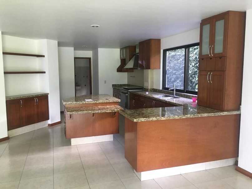 Se renta hermosa casa en Puerta de Hierro
