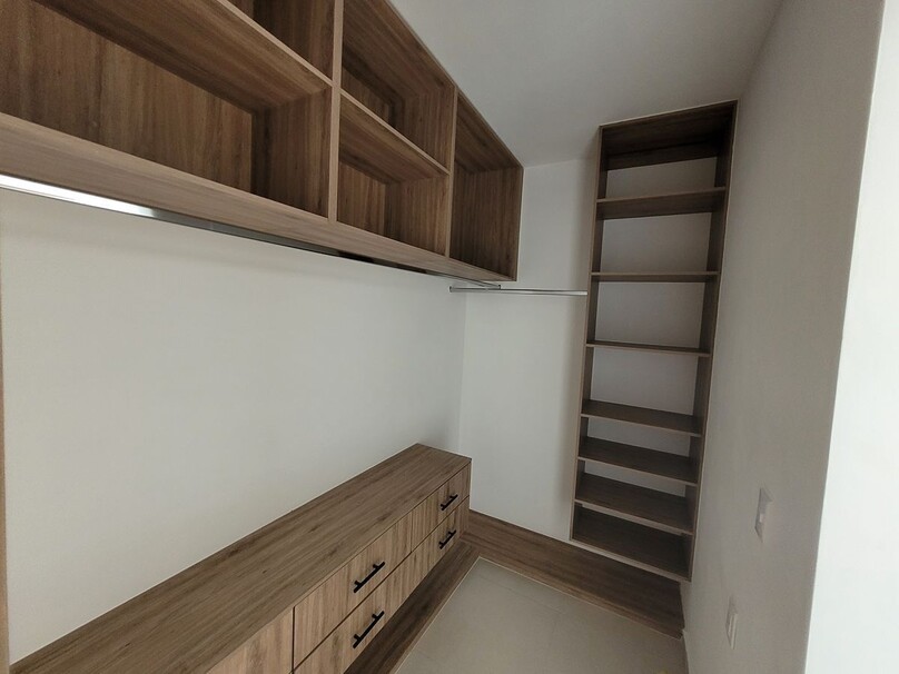 CASA NUEVA DENTRO DE COTO EN ZONA BOSQUES DE SANTA ANITA
