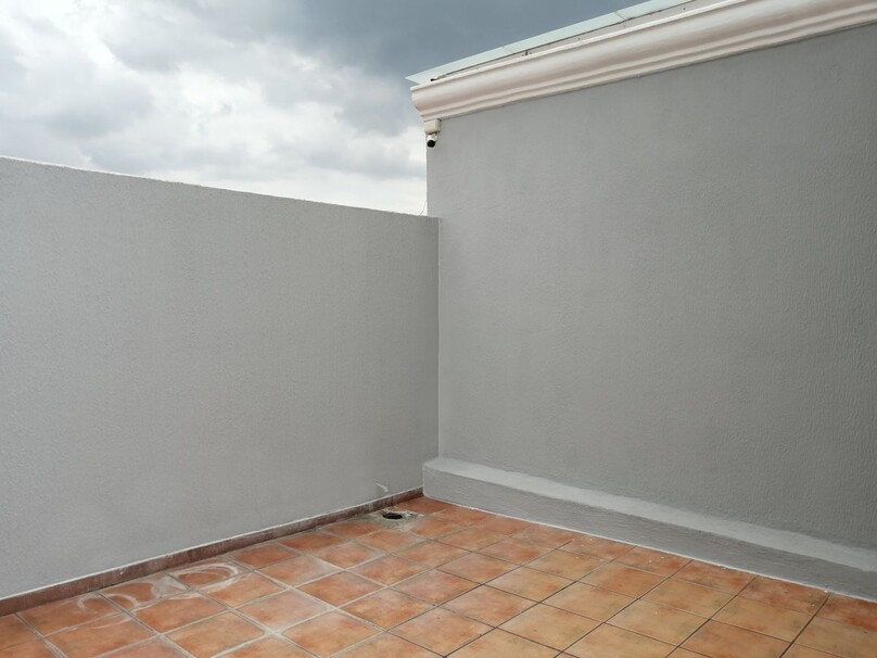 RESIDENCIA EN VILLA UNIVERSITARIA