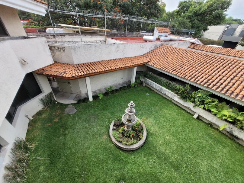 Se vende hermosa casa a precio de terreno en Colinas de San Javier
