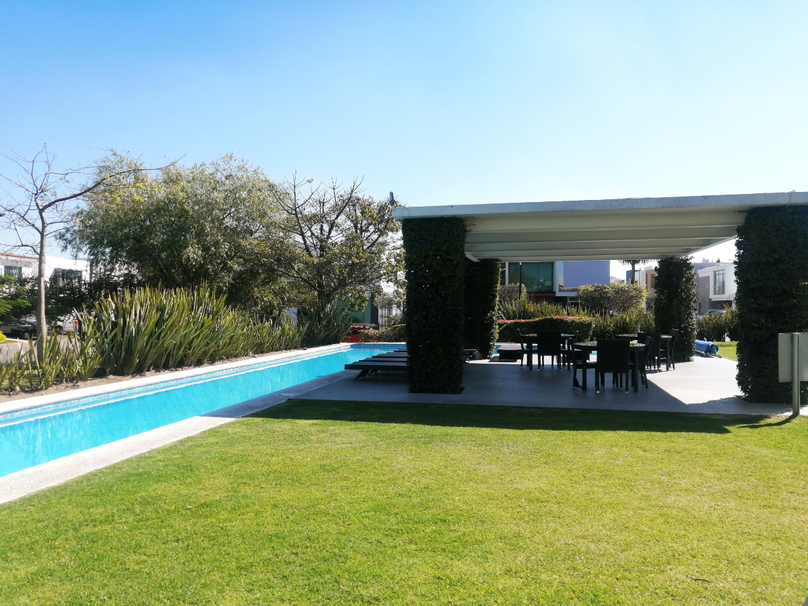 CASA EN VENTA EN SOLARES COTO SENDEIRA