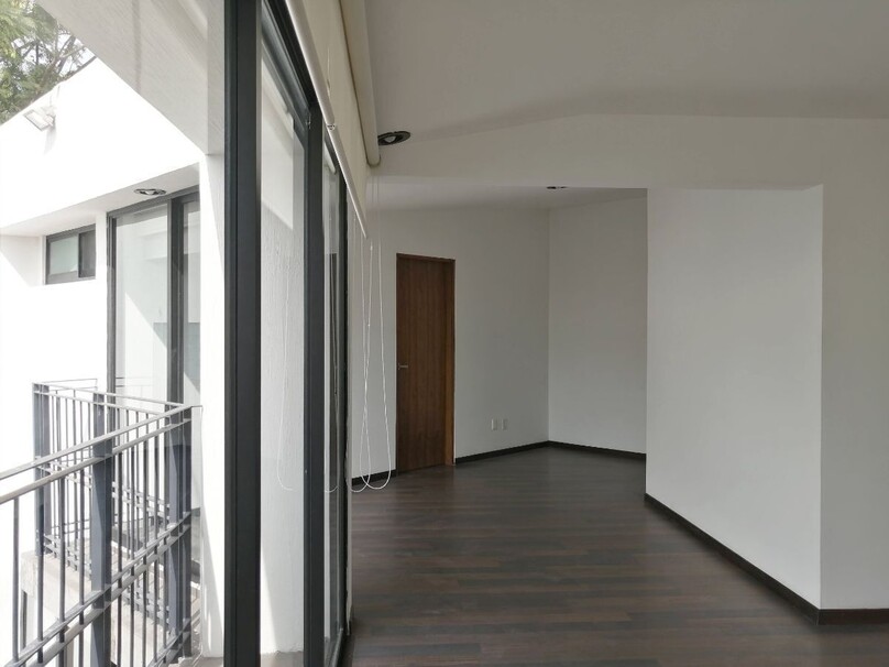 CASA EN VENTA EN BUGAMBILIAS 1a. SECCIÓN, ZAPOPAN