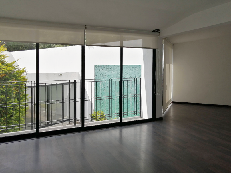 CASA EN VENTA EN BUGAMBILIAS 1a. SECCIÓN, ZAPOPAN