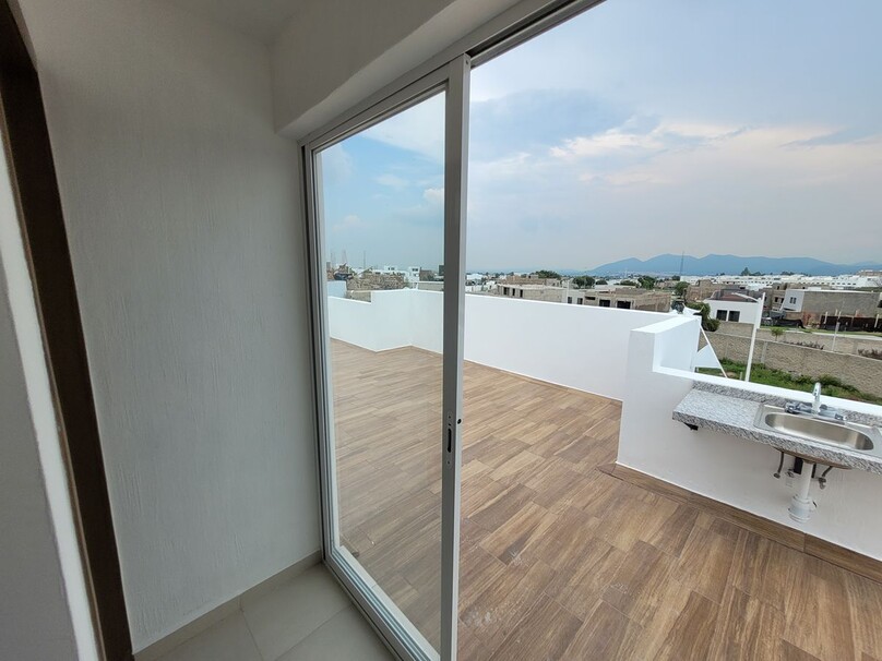 Se vende casa en Bosques de Santa Anita con Roof Garden