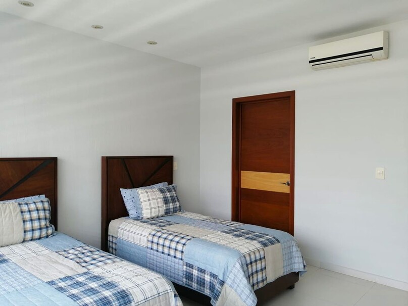 Se vende Hermosa Residencia en Condominio Los Castaños