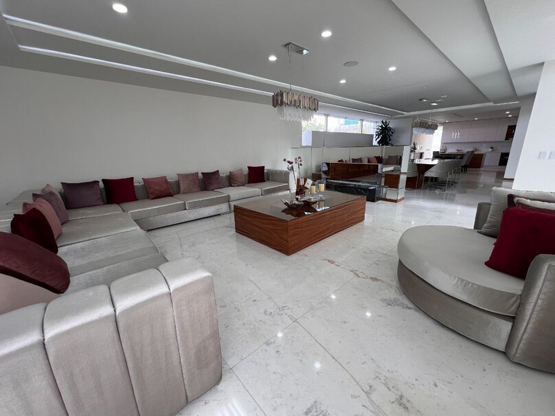 Espectacular residencia Regina en Fraccionamiento Ayamonte