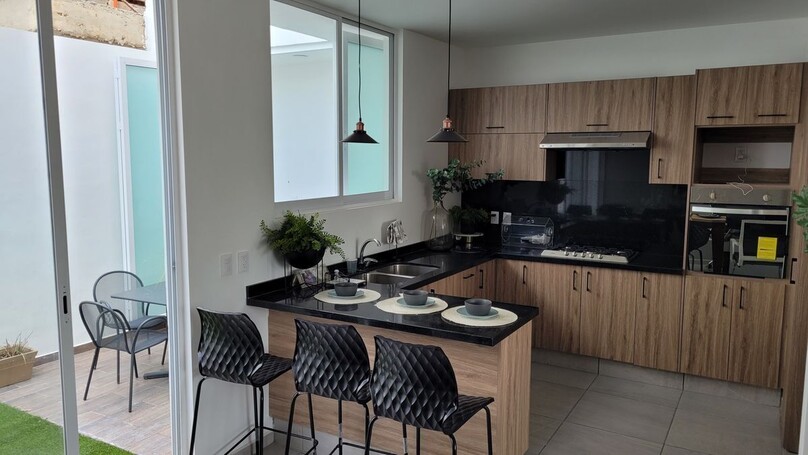 SE VENDE CASA CON ROOF GARDEN DENTRO DE COTO VICENZA