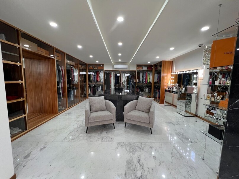 Espectacular residencia Regina en Fraccionamiento Ayamonte