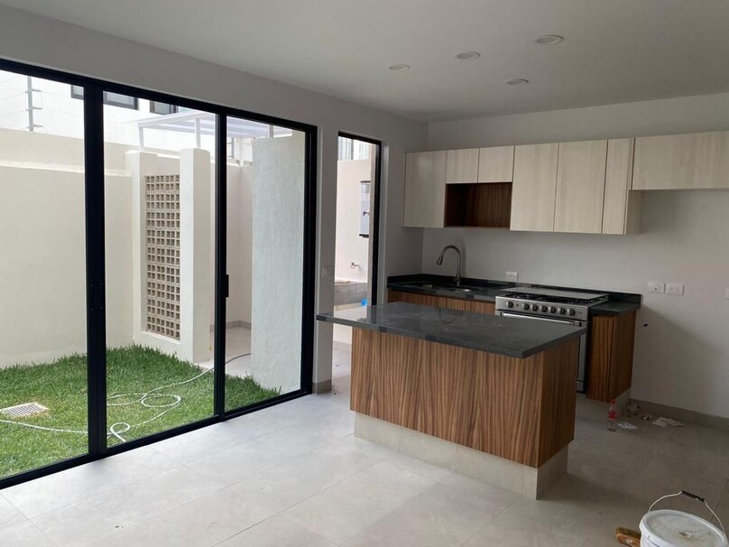 Se vende hermosa casa a estrenar en Capital Norte