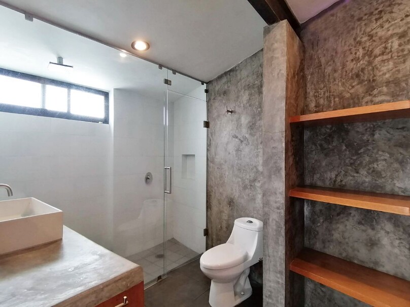 CASA EN VENTA EN BUGAMBILIAS 1a. SECCIÓN, ZAPOPAN