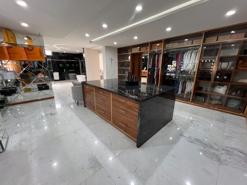 Espectacular residencia Regina en Fraccionamiento Ayamonte