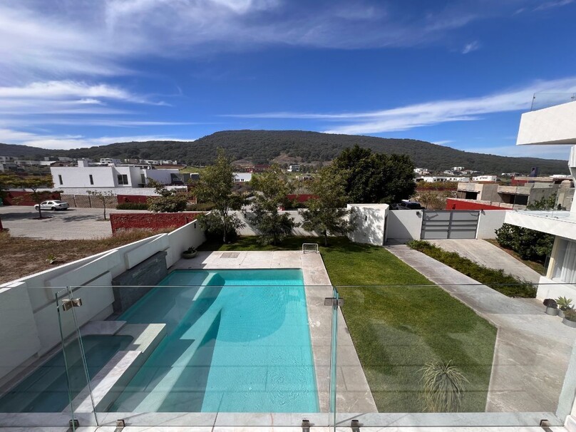 Espectacular residencia Regina en Fraccionamiento Ayamonte