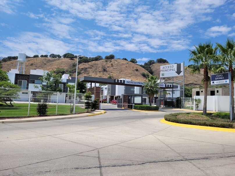 Se vende casa en Bosques de Santa Anita con Roof Garden