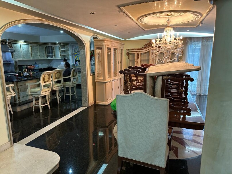 Se vende hermosa casa por carretera Tesistan y Base Aerea