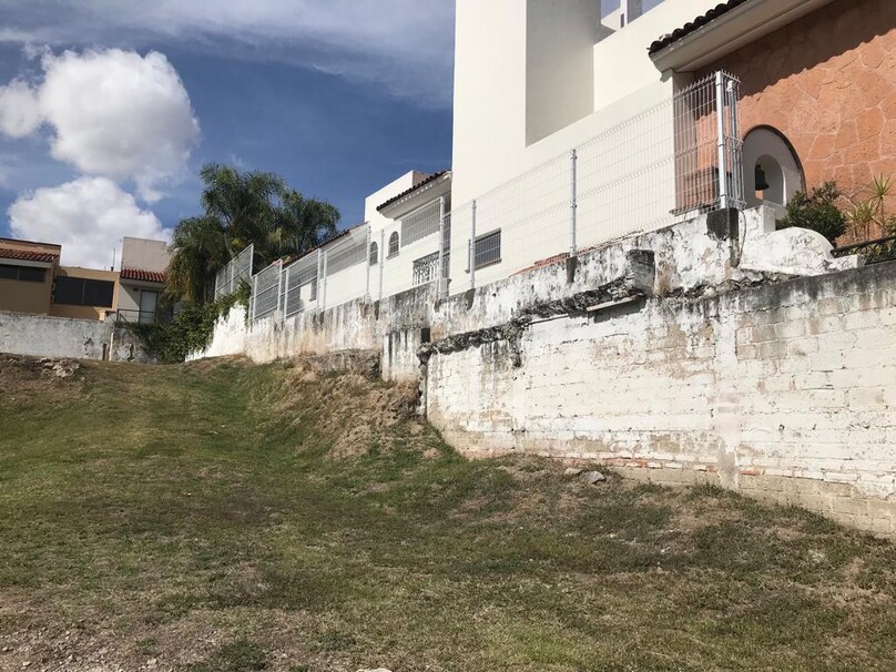 Se vende excelente terreno en el Atlas Colomos