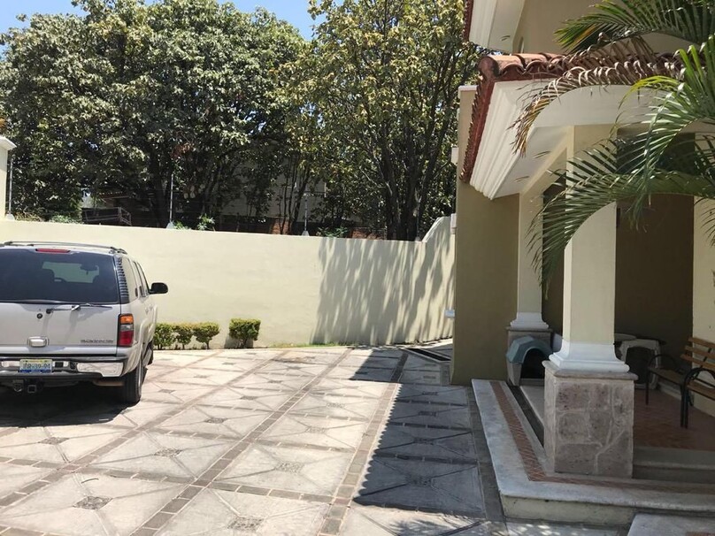 Se vende hermosa casa en el Palomar