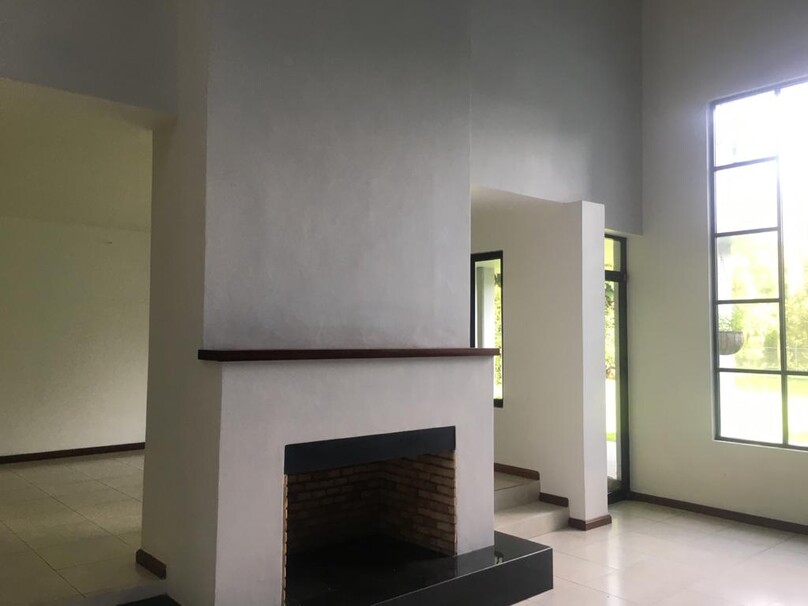 Se renta hermosa casa en Puerta de Hierro