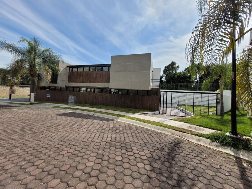 Se vende hermosa casa en Bosques de Santa Anita
