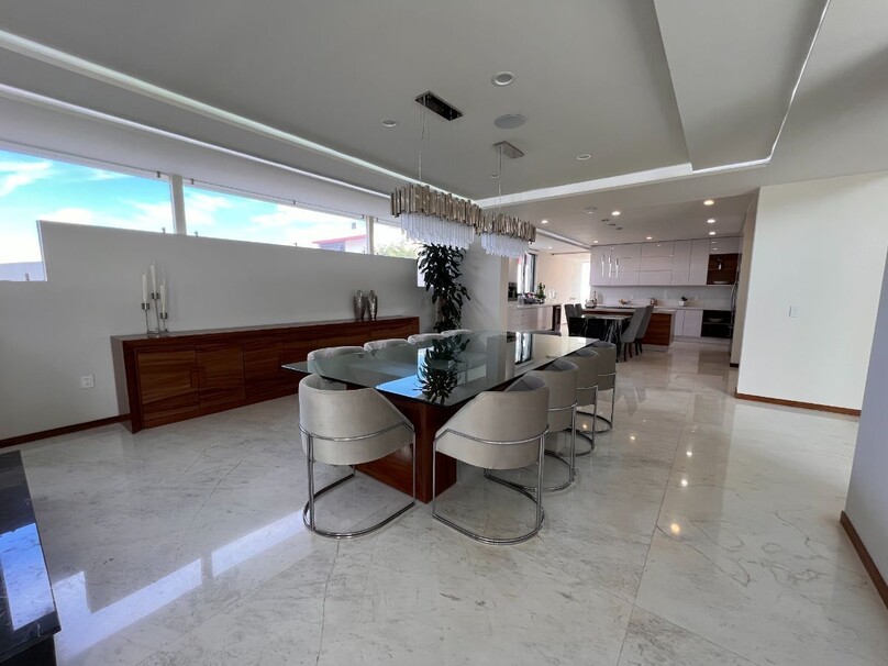 Espectacular residencia Regina en Fraccionamiento Ayamonte