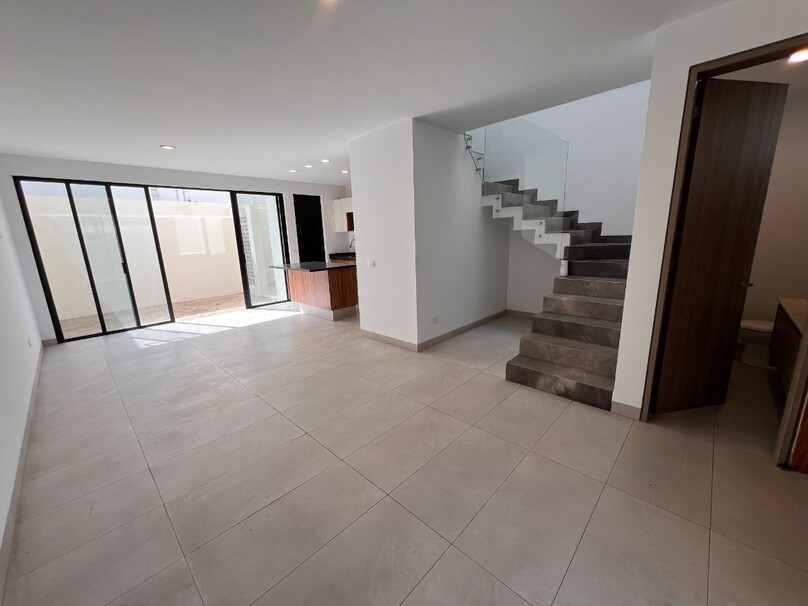 Se vende hermosa casa a estrenar en Capital Norte