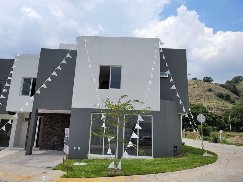 Se vende casa en Bosques de Santa Anita con Roof Garden